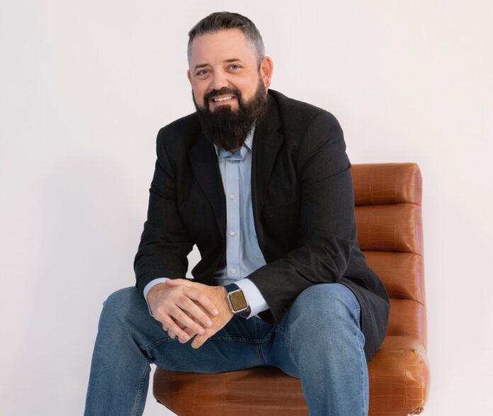 MoJoe Roberts Headshot (1)_photo credit iHeartMedia Las Vegas