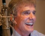 Country Music World Pauses To Mourn Bob Kinglsey