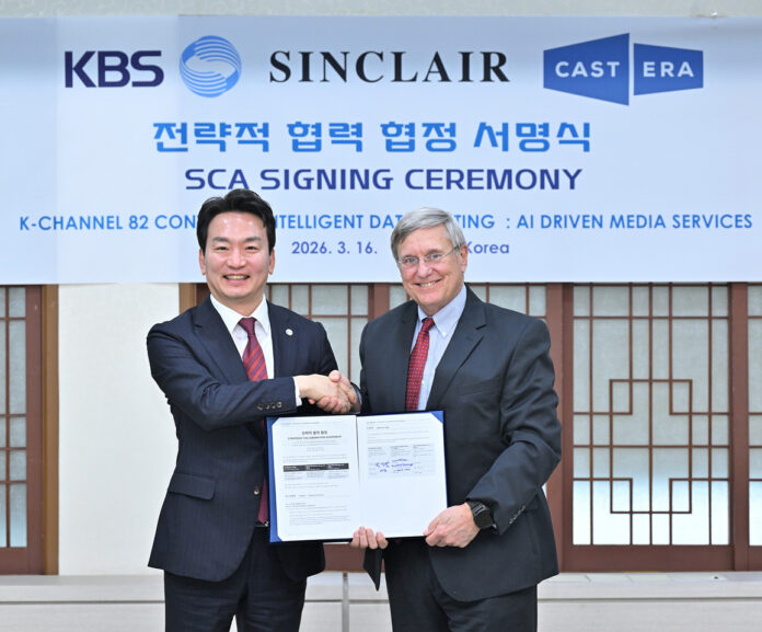 KBS President Park Jang-beom, left, and Sinclair top technology leader Del Parks
